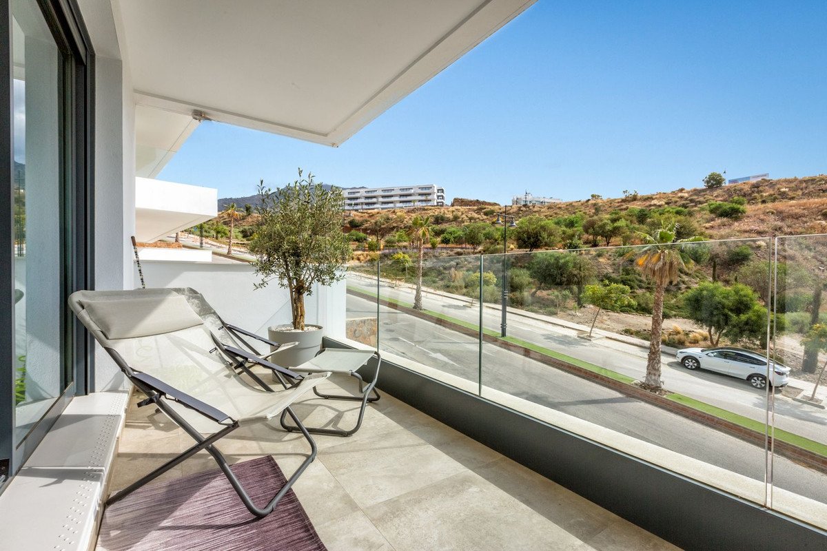 2 Bed Middle Floor Apartment in Higueron