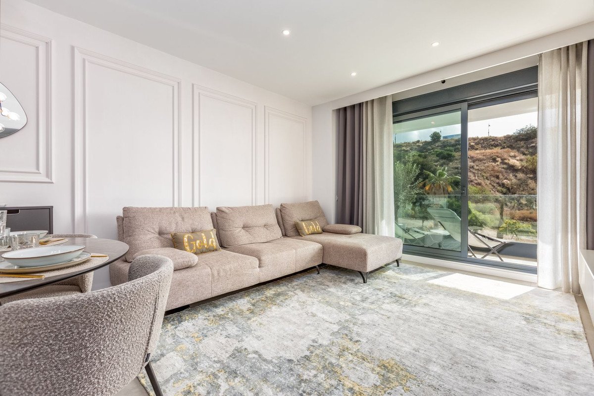 2 Bed Middle Floor Apartment in Higueron