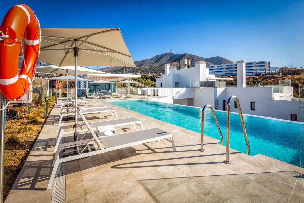 2 Bed Middle Floor Apartment in Higueron
