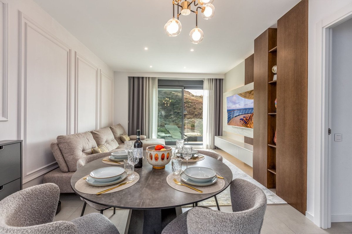 2 Bed Middle Floor Apartment in Higueron