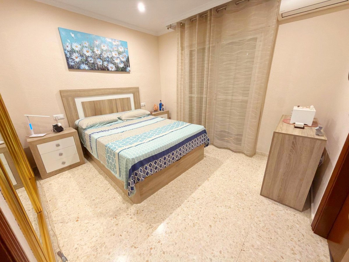 4 Bed Middle Floor Apartment in Rincón de la Victoria