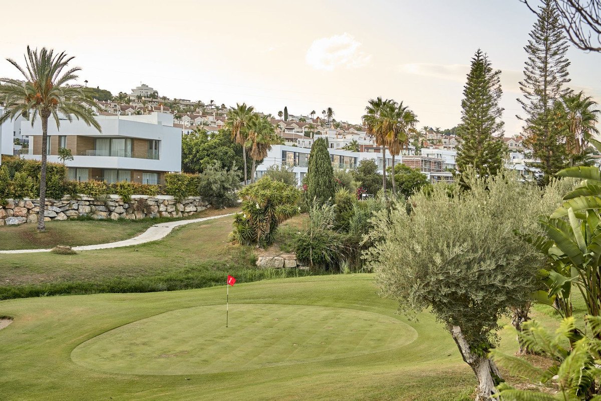 3 Bed Townhouse in El Paraiso