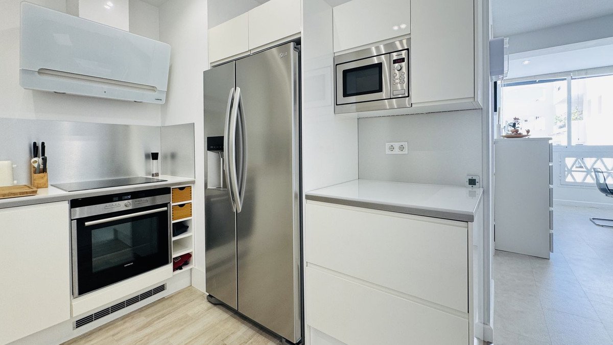 2 Bed Middle Floor Apartment in Puerto Banús