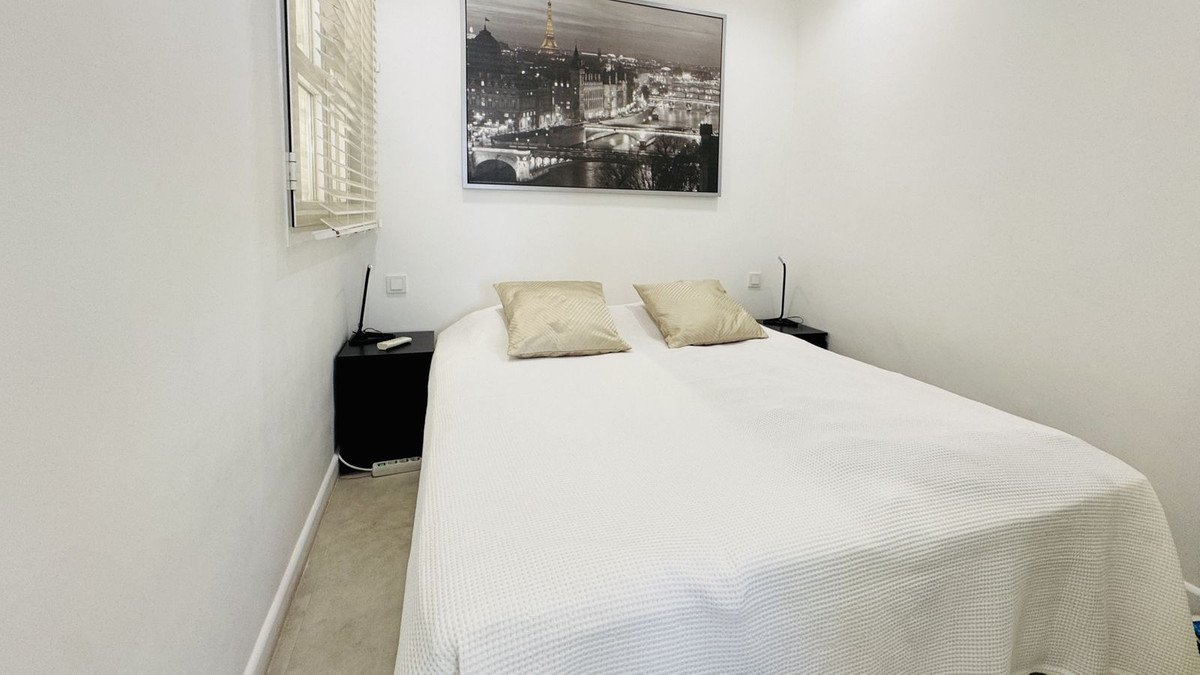 2 Bed Middle Floor Apartment in Puerto Banús