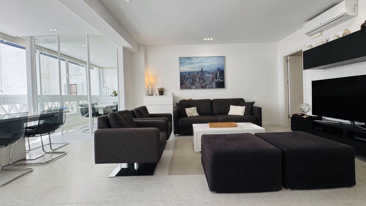 2 Bed Middle Floor Apartment in Puerto Banús
