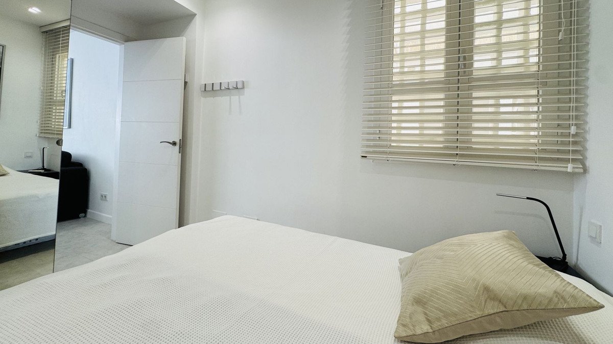 2 Bed Middle Floor Apartment in Puerto Banús