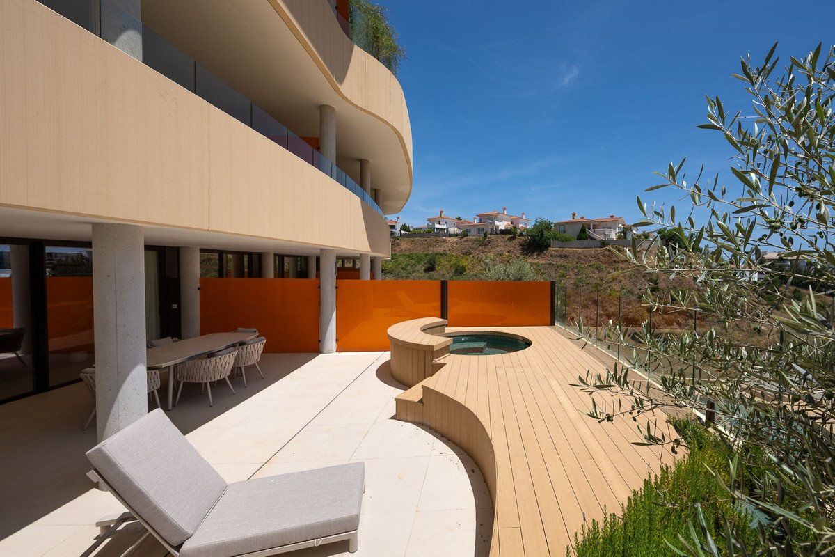 2 Bed Ground Floor Apartment in Fuengirola