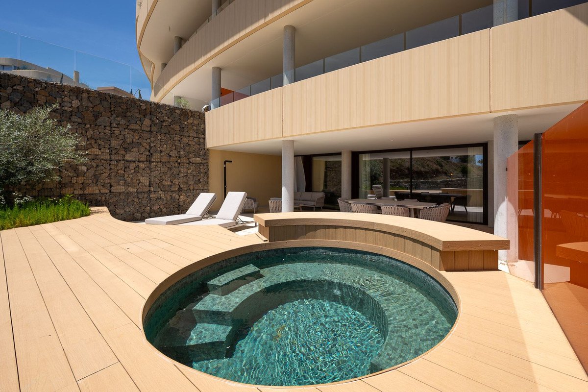 2 Bed Ground Floor Apartment in Fuengirola