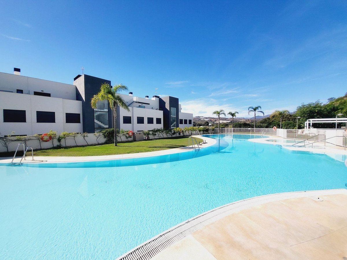 3 Bed Middle Floor Apartment in La Cala de Mijas