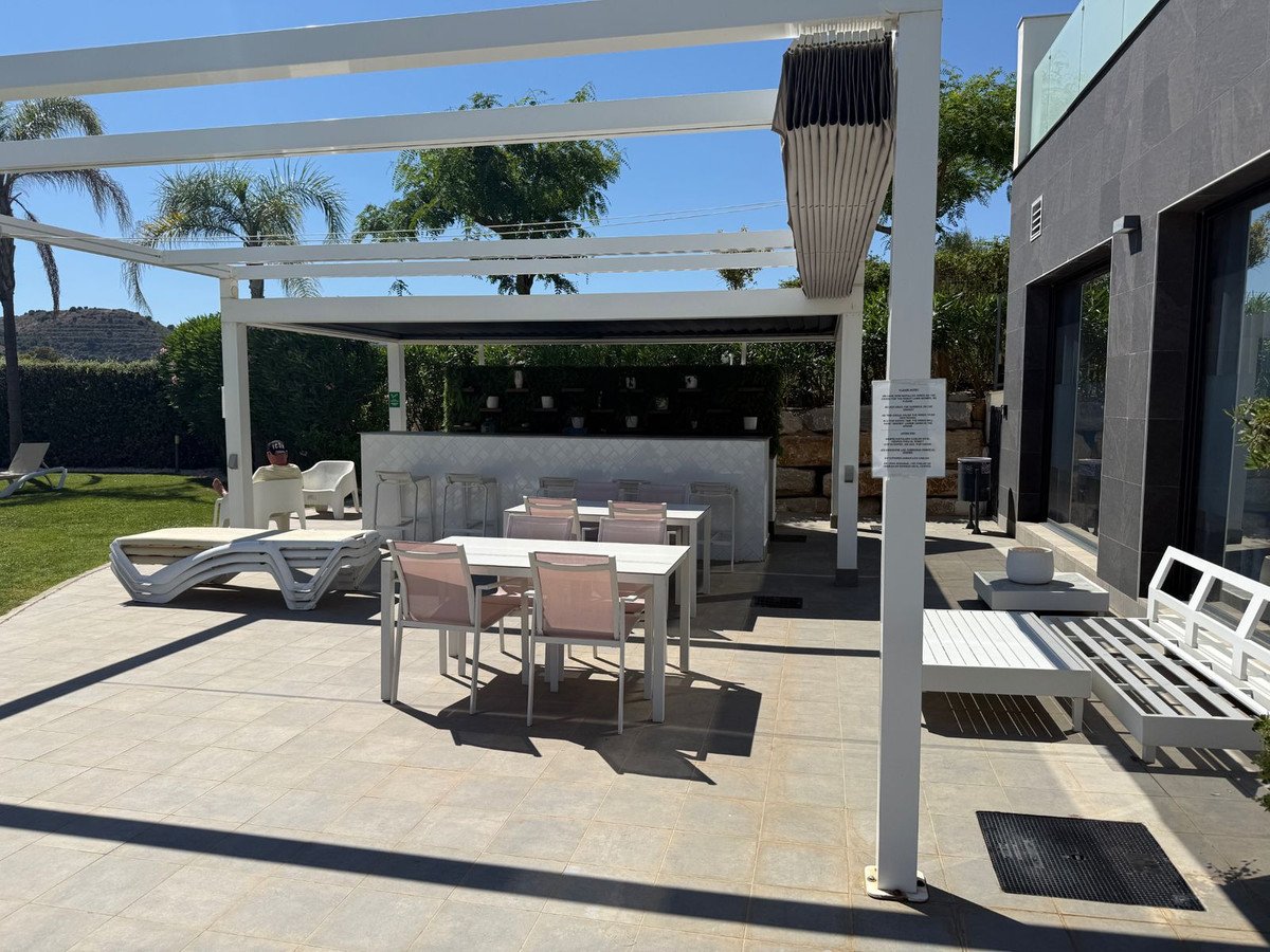 3 Bed Middle Floor Apartment in La Cala de Mijas
