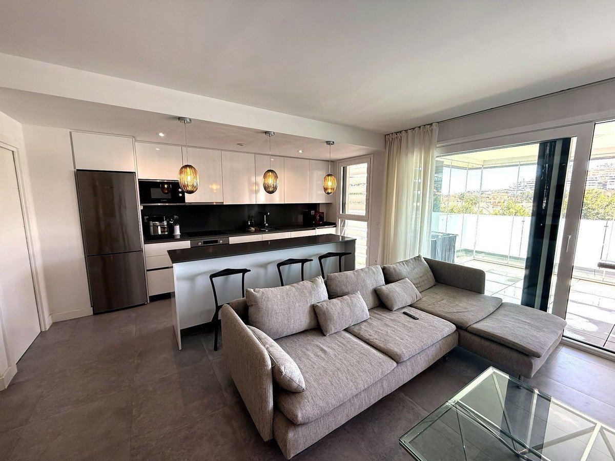 3 Bed Middle Floor Apartment in La Cala de Mijas