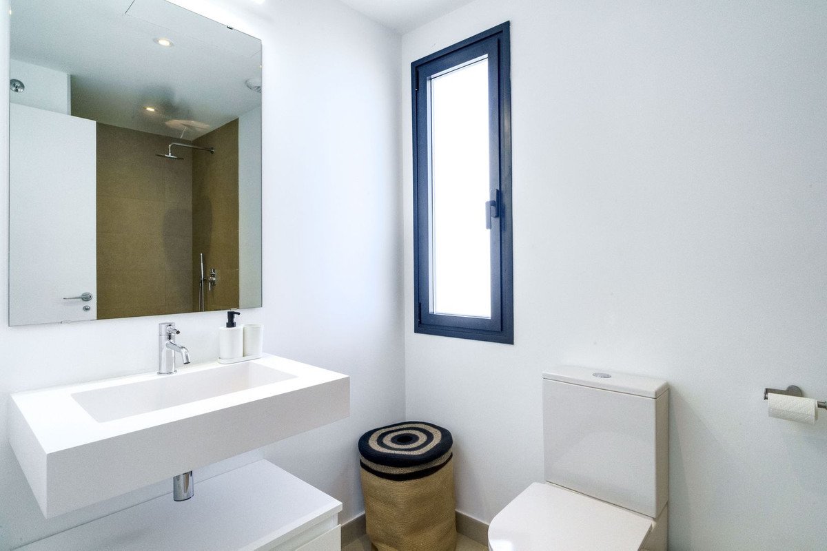 3 Bed Semi-Detached House in Estepona