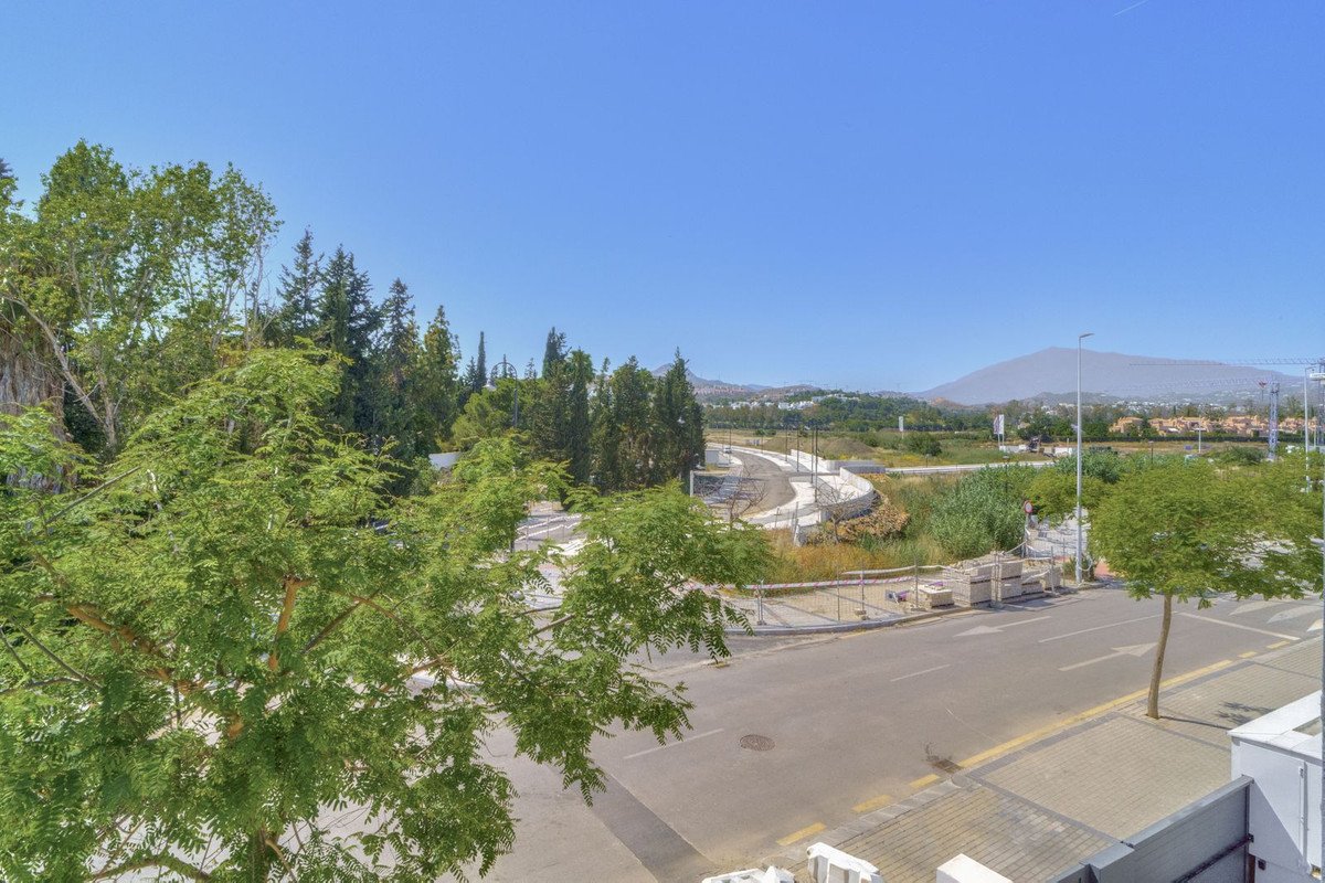 3 Bed Semi-Detached House in Estepona