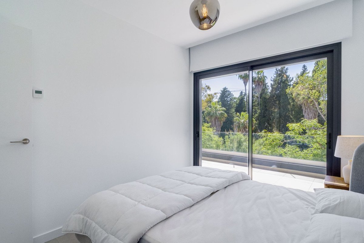3 Bed Semi-Detached House in Estepona