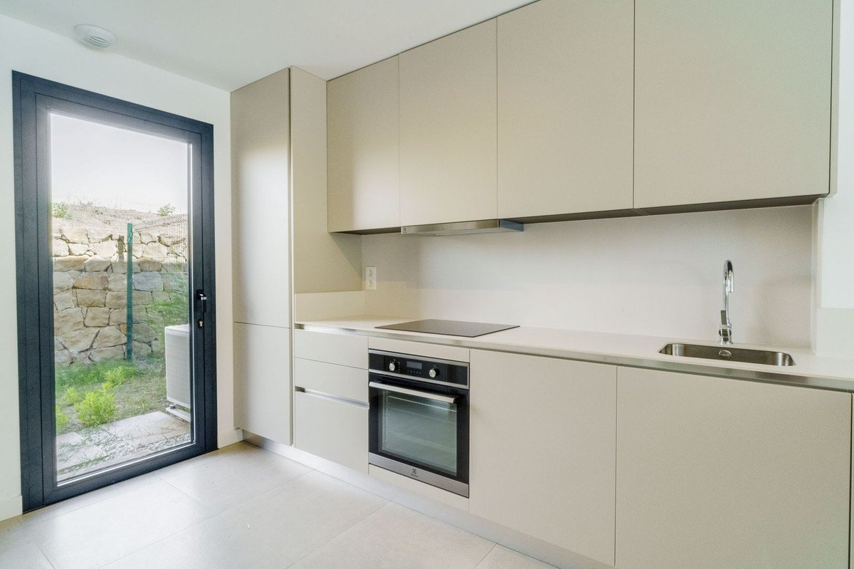 3 Bed Semi-Detached House in Estepona