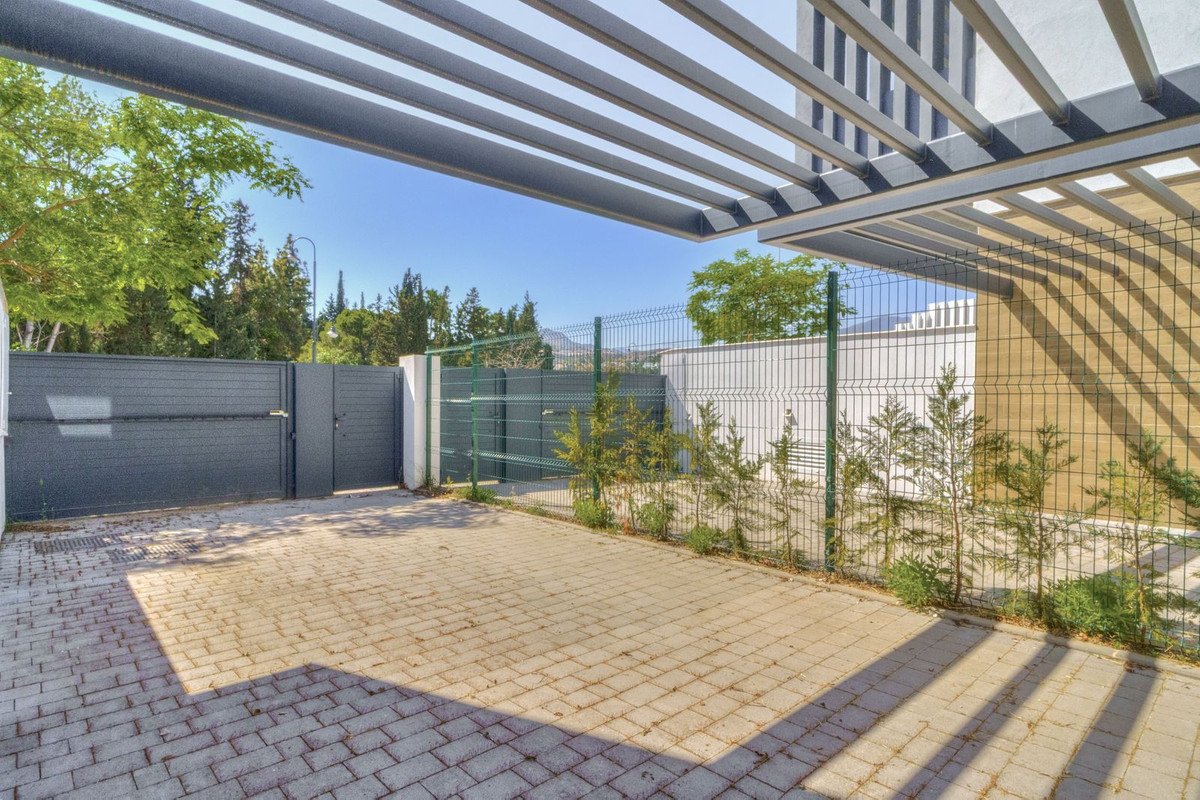 3 Bed Semi-Detached House in Estepona