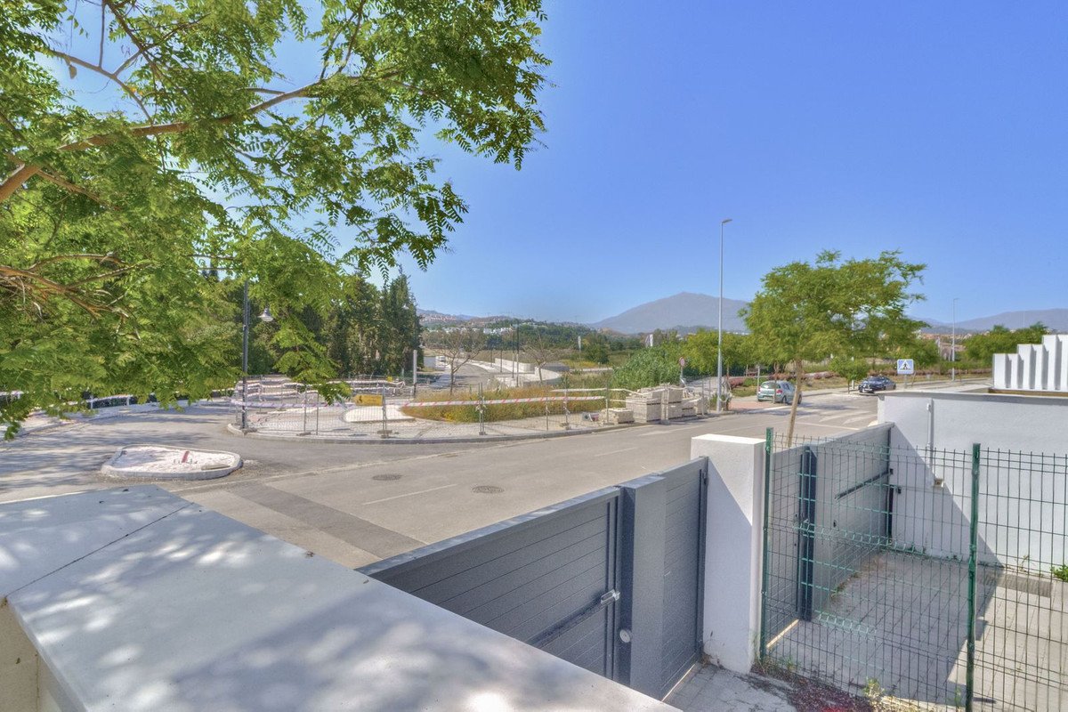 3 Bed Semi-Detached House in Estepona