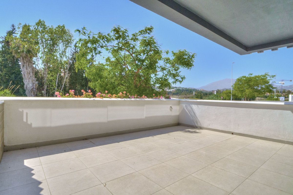 3 Bed Semi-Detached House in Estepona