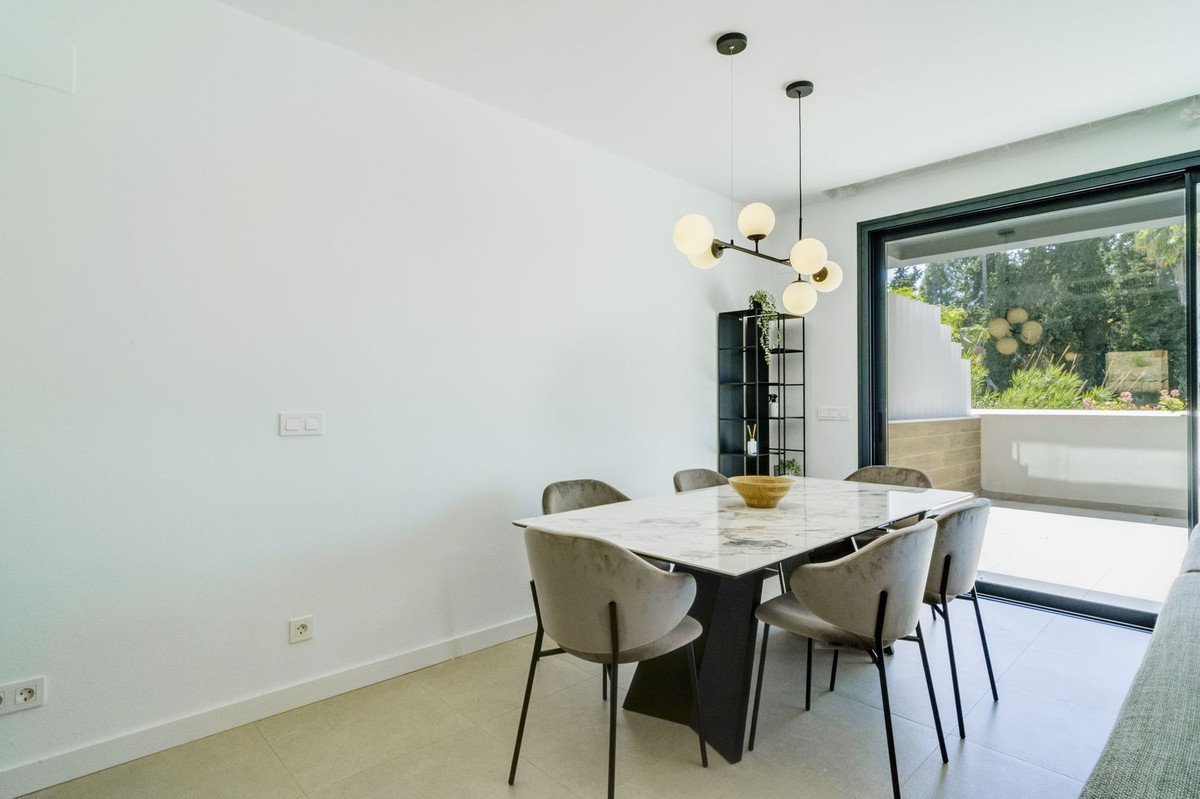 3 Bed Semi-Detached House in Estepona