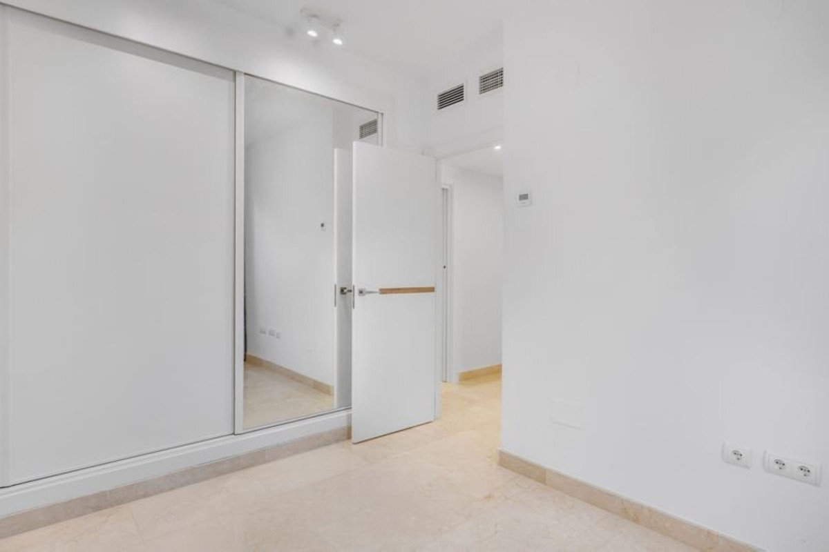 3 Bed Ground Floor Apartment in Benahavís