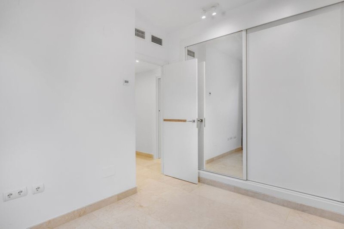3 Bed Ground Floor Apartment in Benahavís
