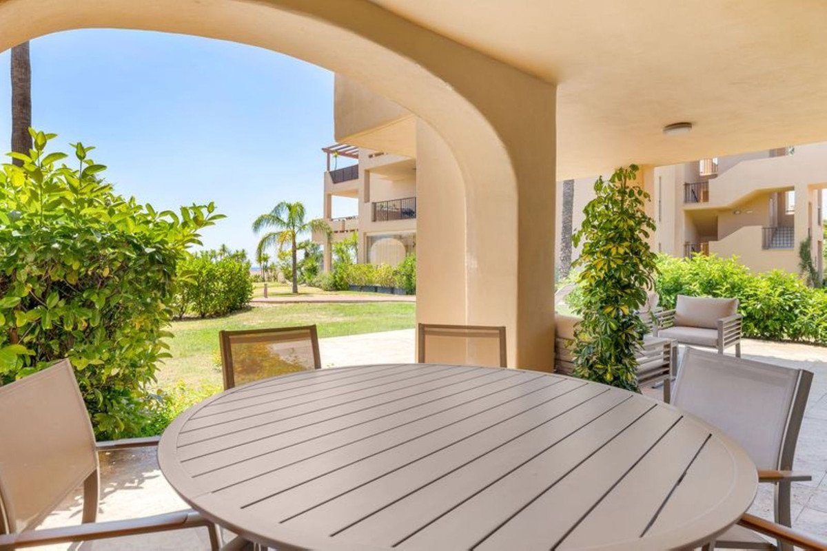 3 Bed Ground Floor Apartment in Benahavís