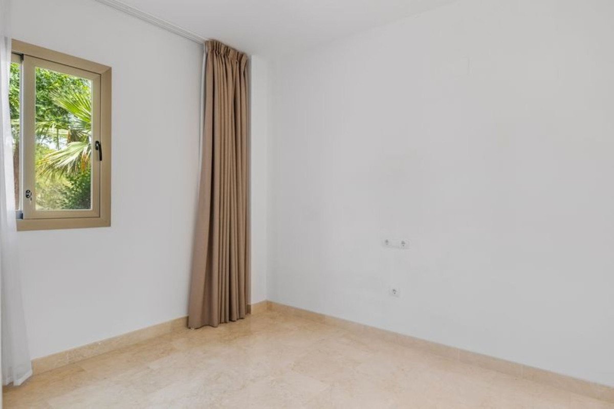3 Bed Ground Floor Apartment in Benahavís