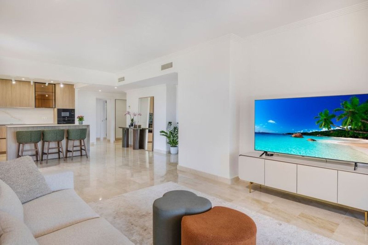 3 Bed Ground Floor Apartment in Benahavís