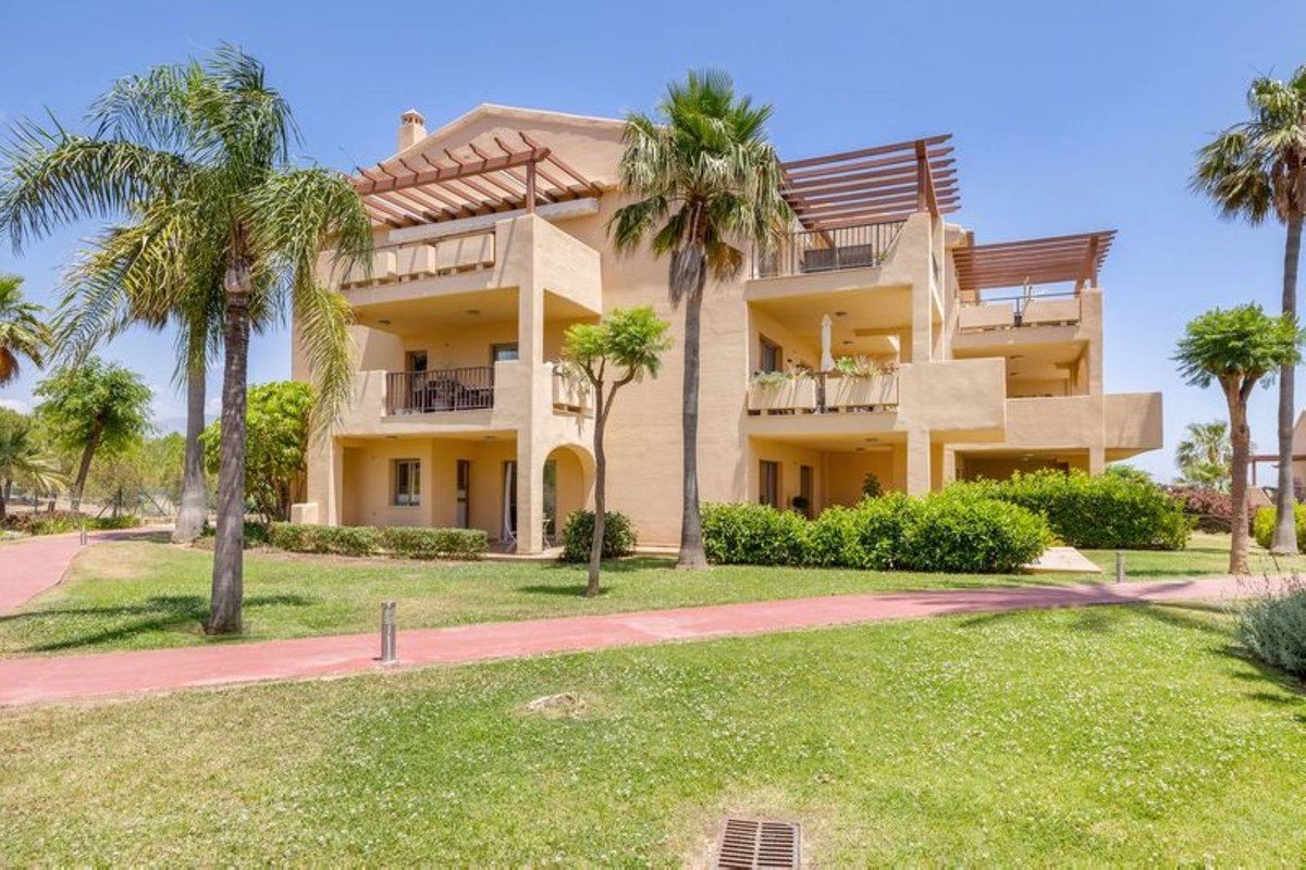 3 Bed Ground Floor Apartment in Benahavís