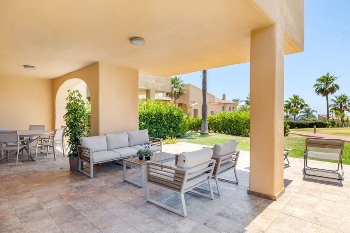 3 Bed Ground Floor Apartment in Benahavís