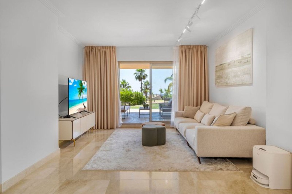 3 Bed Ground Floor Apartment in Benahavís
