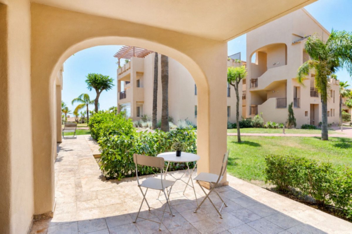 3 Bed Ground Floor Apartment in Benahavís