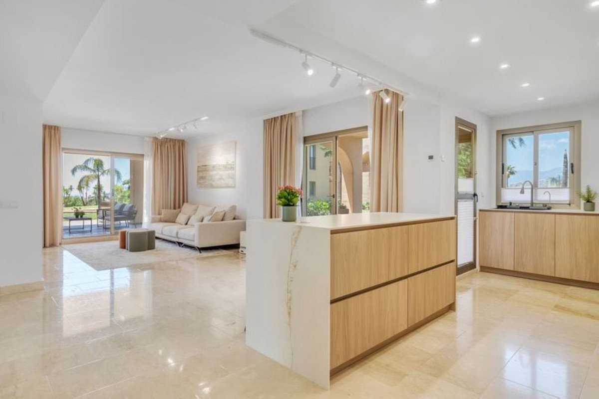 3 Bed Ground Floor Apartment in Benahavís