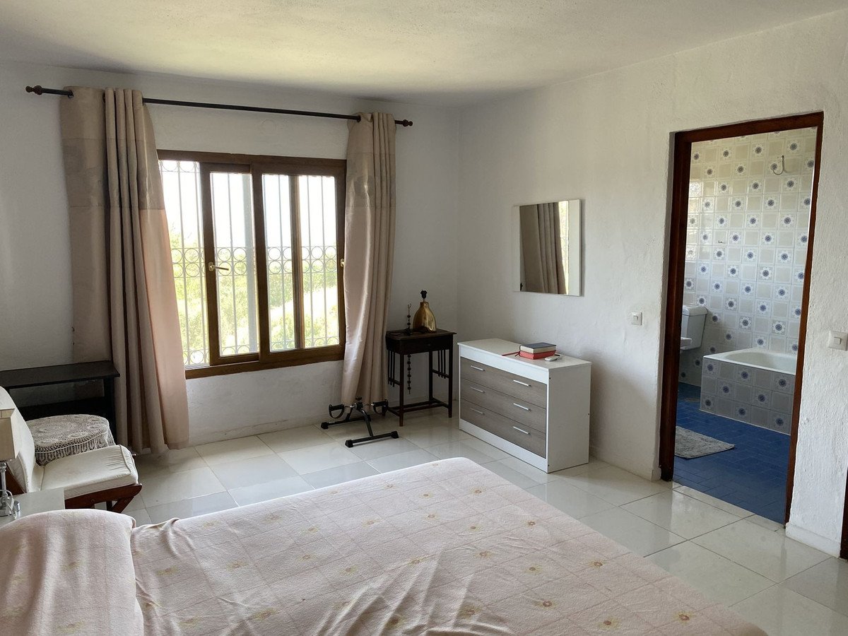 4 Bed Detached Villa in Mijas