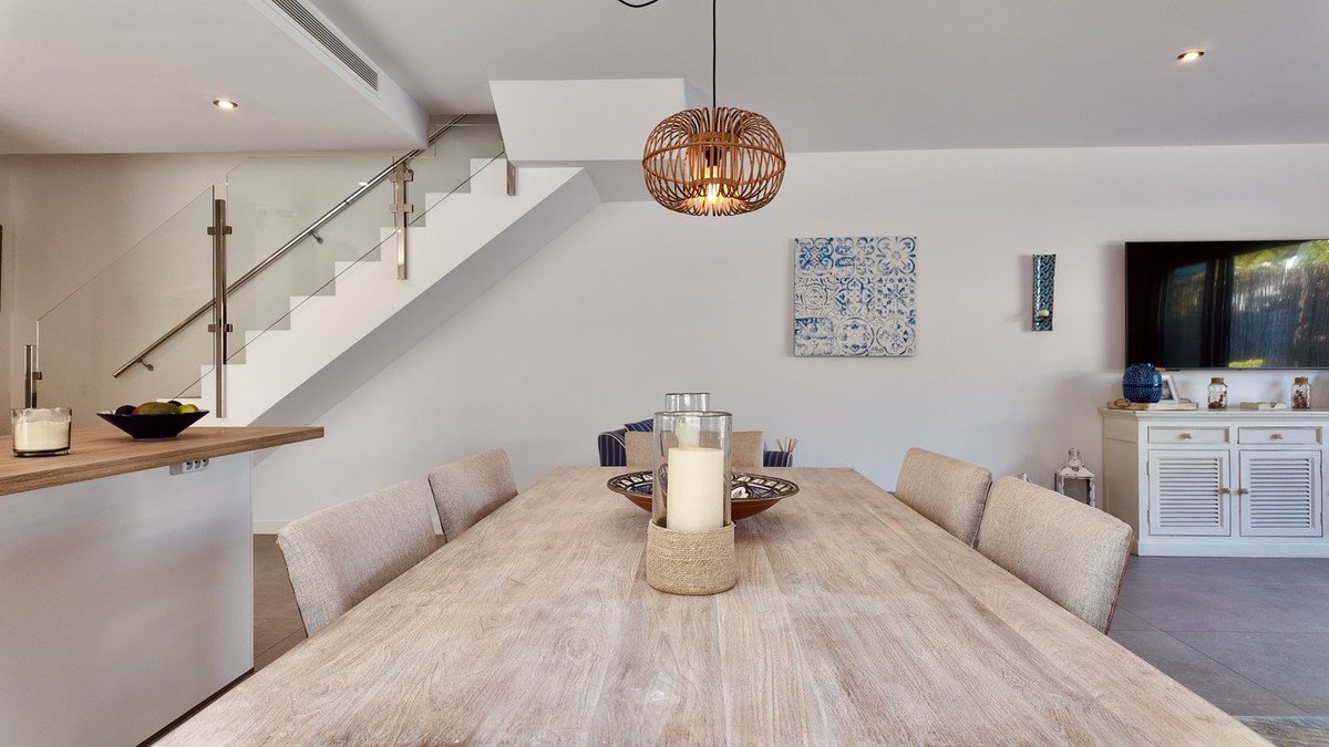 4 Bed Semi-Detached House in New Golden Mile