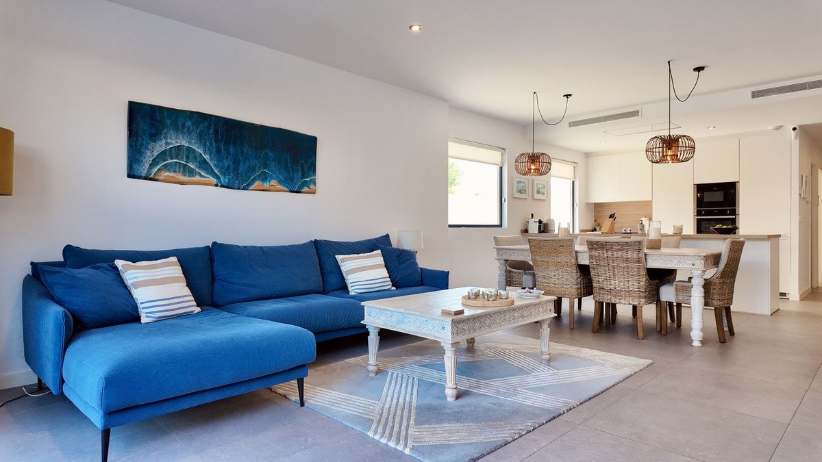 4 Bed Semi-Detached House in New Golden Mile