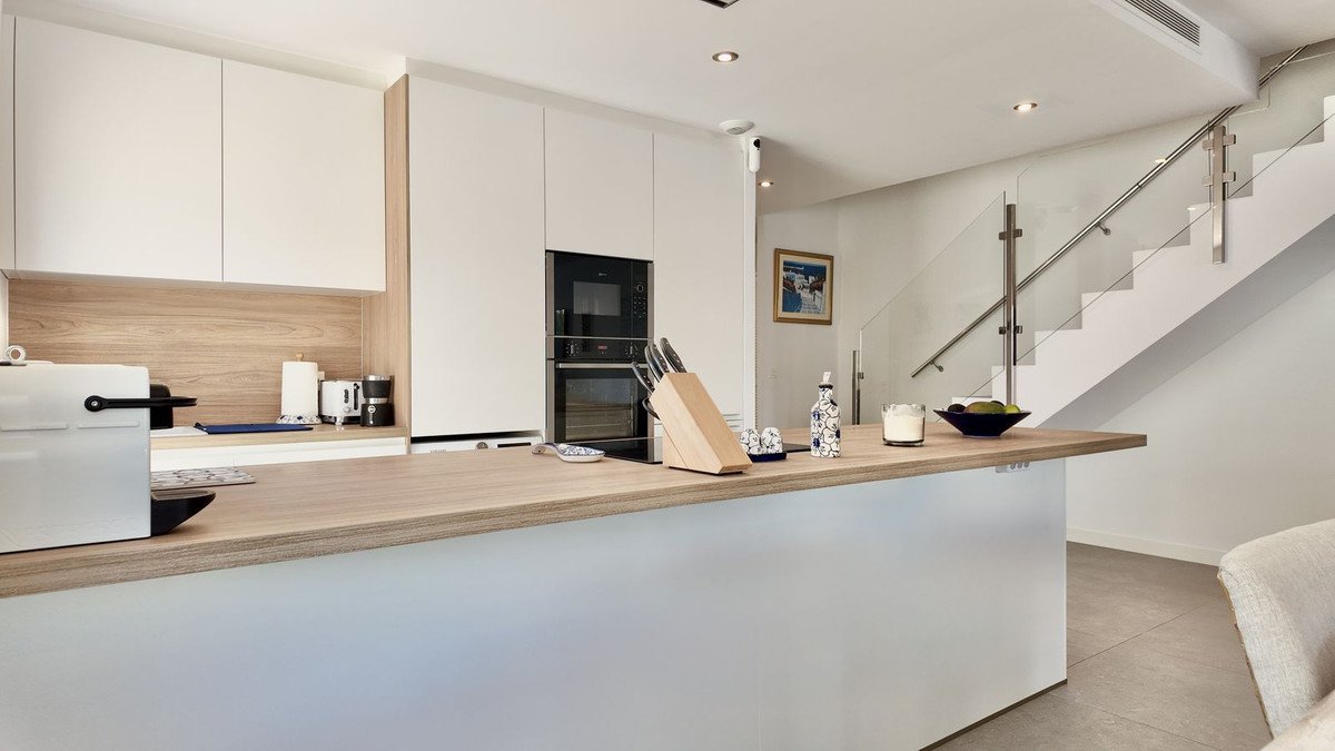 4 Bed Semi-Detached House in New Golden Mile