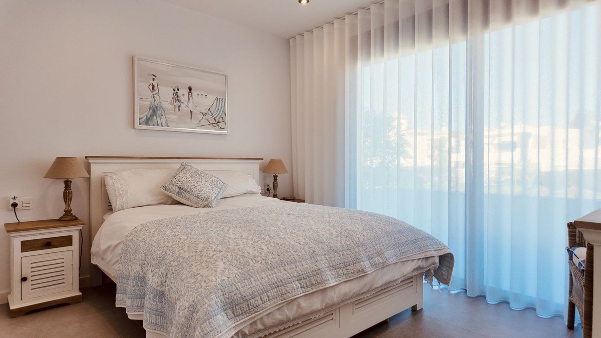 4 Bed Semi-Detached House in New Golden Mile