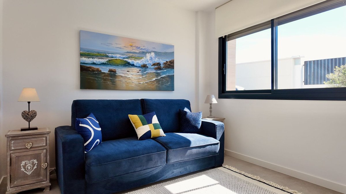 4 Bed Semi-Detached House in New Golden Mile