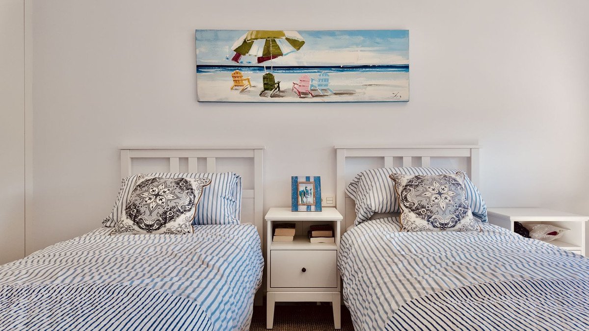 4 Bed Semi-Detached House in New Golden Mile