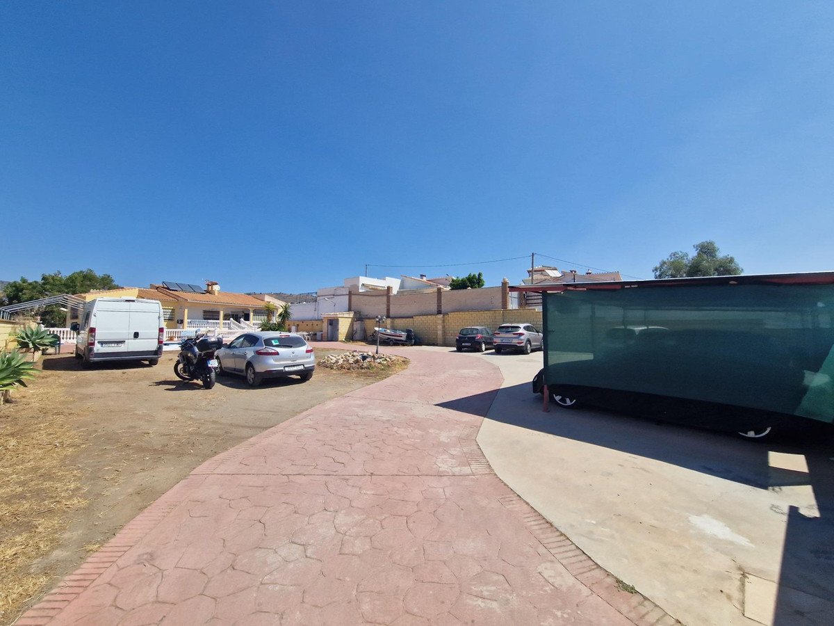 12 Bed Detached Villa in Rincón de la Victoria
