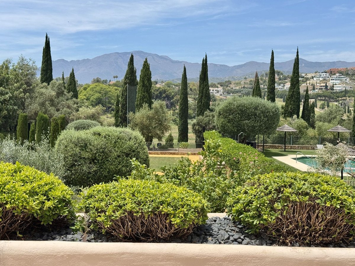 3 Bed Middle Floor Apartment in Los Flamingos