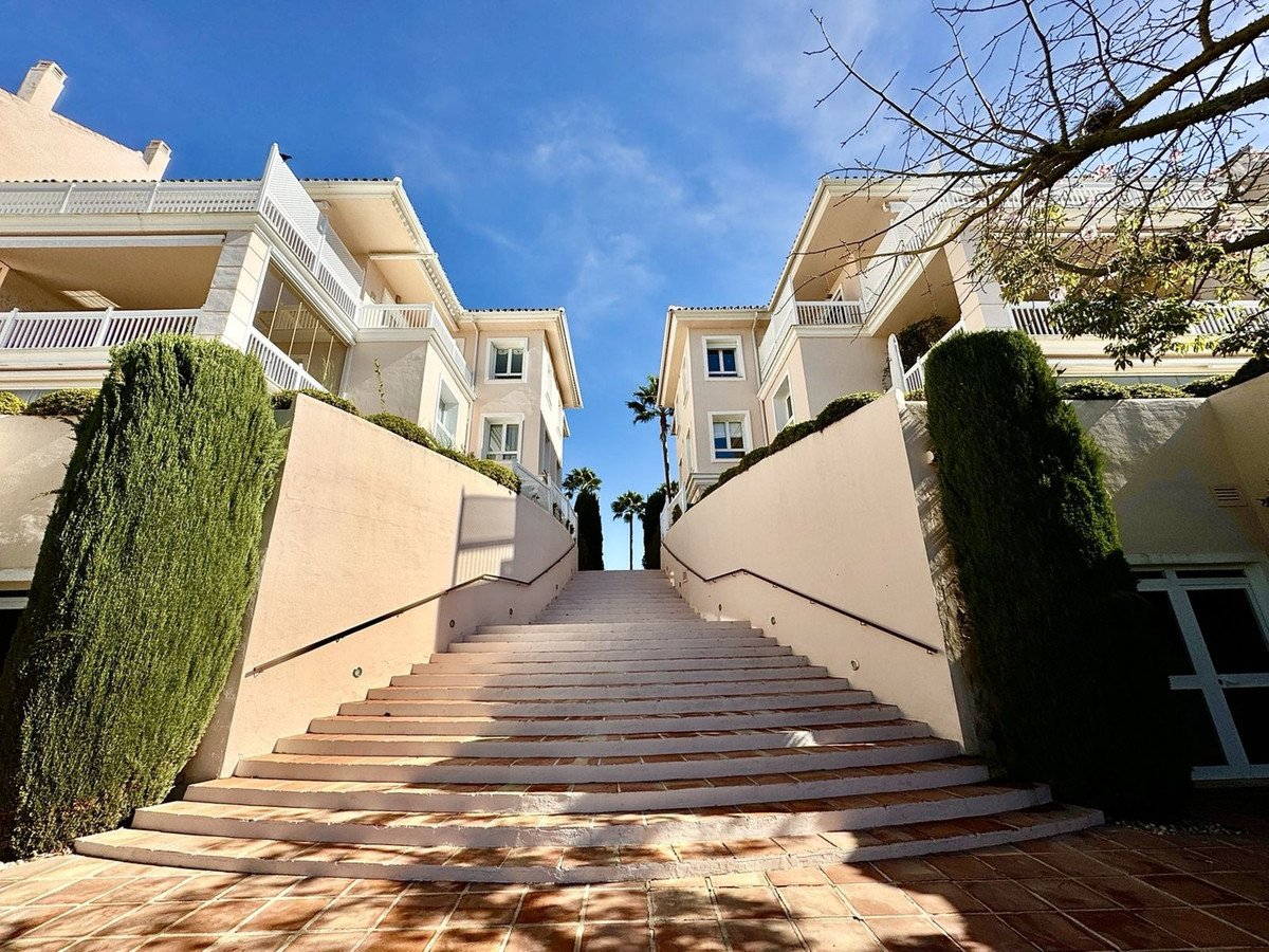 3 Bed Middle Floor Apartment in Los Flamingos