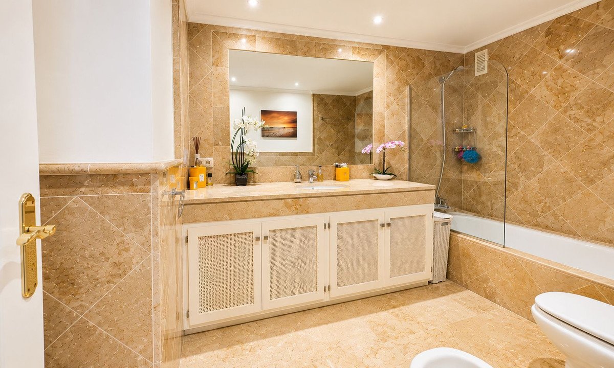 3 Bed Middle Floor Apartment in Los Flamingos
