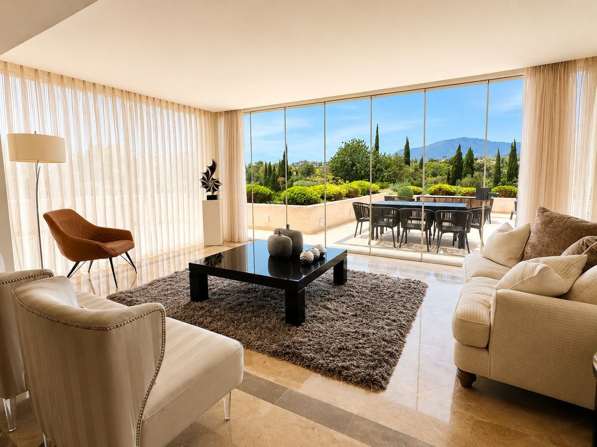 3 Bed Middle Floor Apartment in Los Flamingos