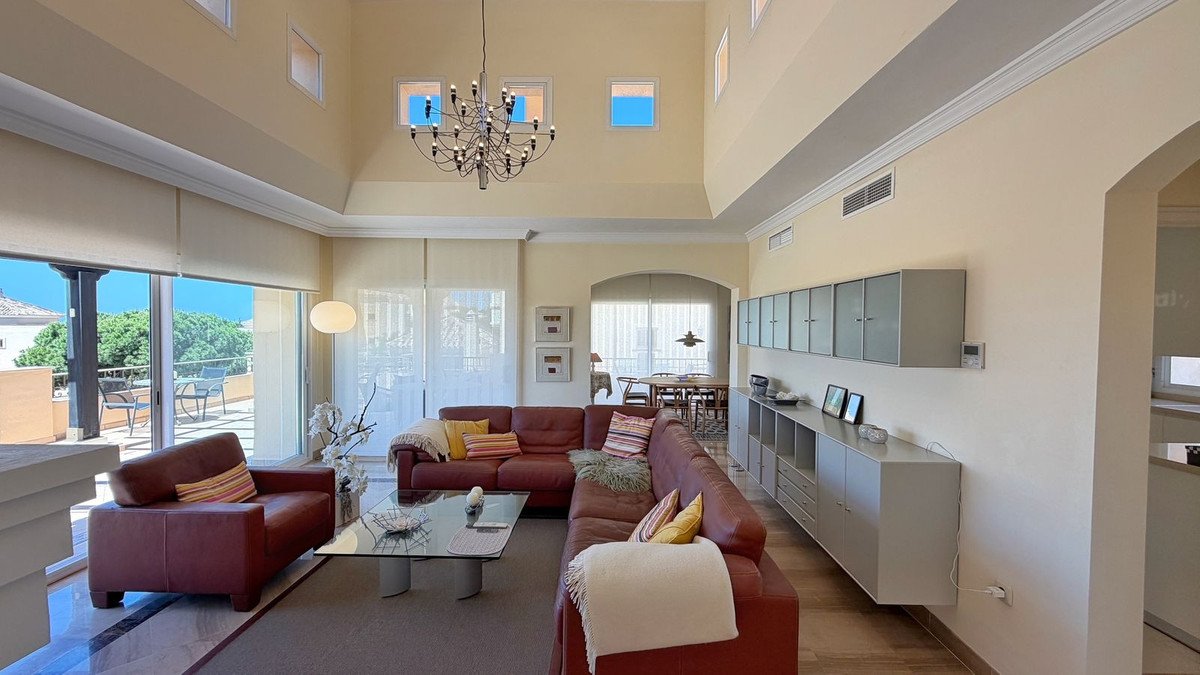 4 Bed Penthouse Duplex in Elviria