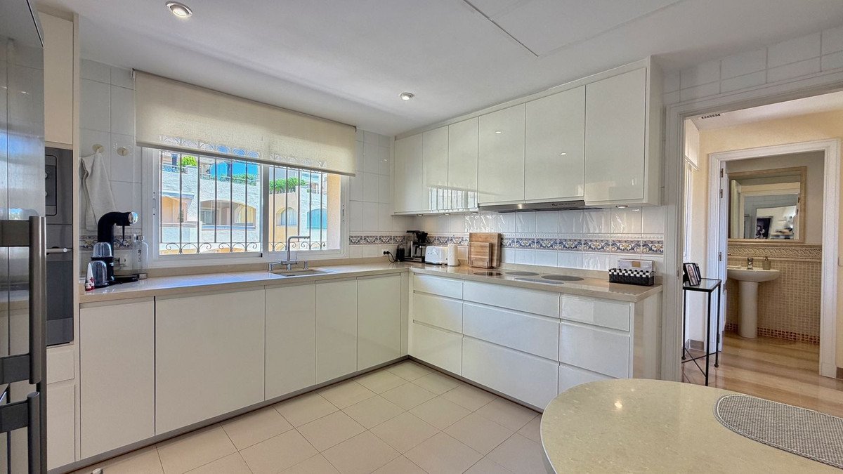 4 Bed Penthouse Duplex in Elviria