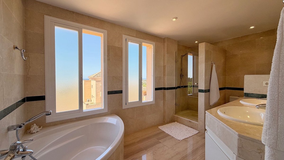 4 Bed Penthouse Duplex in Elviria