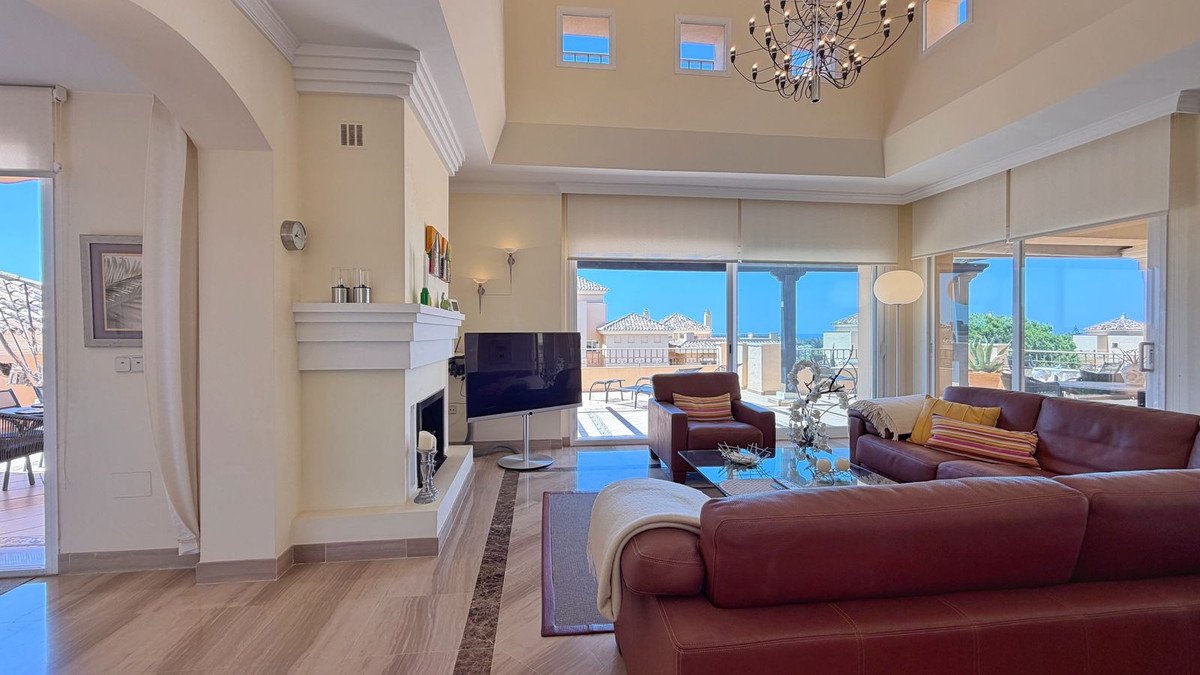 4 Bed Penthouse Duplex in Elviria