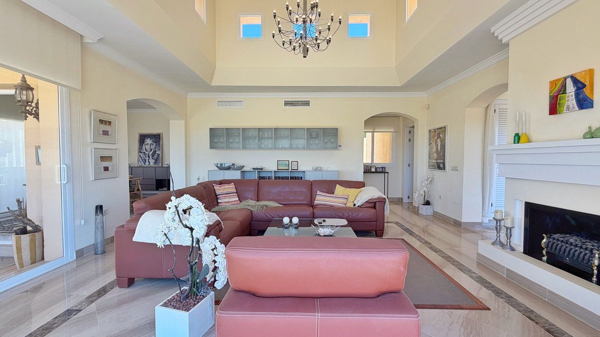 4 Bed Penthouse Duplex in Elviria